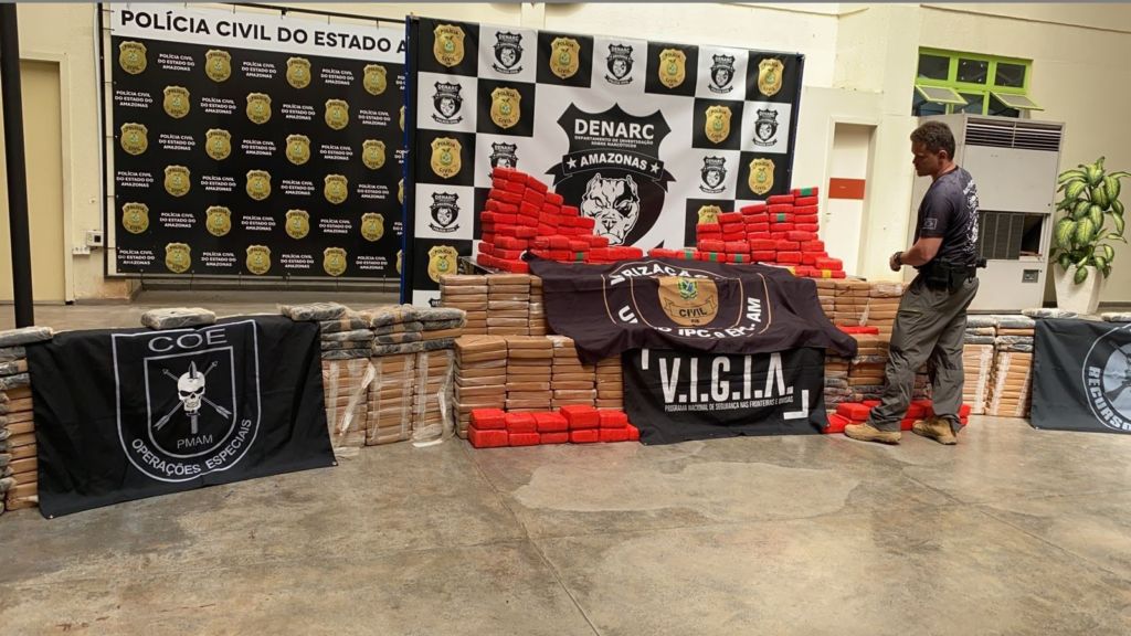 Polícia apreende 1 tonelada de cocaína no AM; um homem é preso