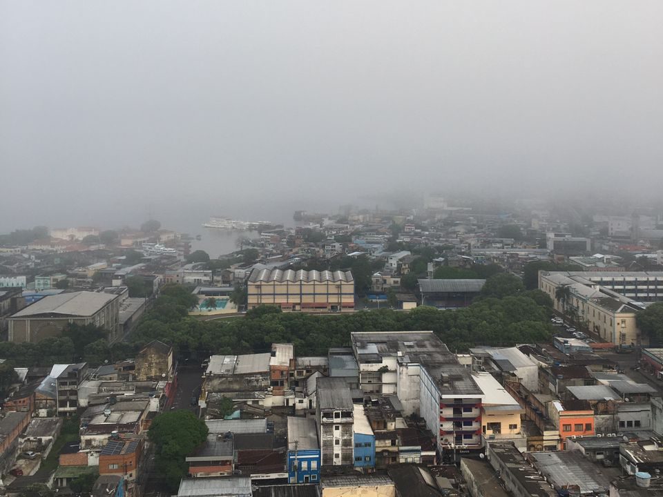 Forte neblina em Manaus causa alterações em voos no Aeroporto Internacional Eduardo Gomes