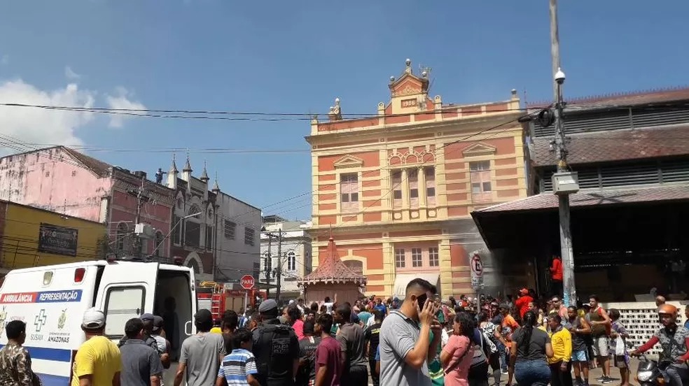 Incêndio criminoso deixa quatro feridos em lotérica do Mercado Adolpho Lisboa