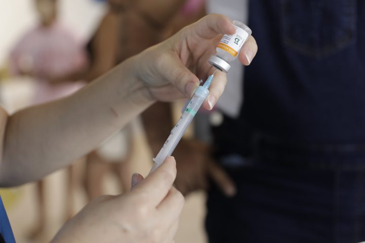Covid: Atrasados com esquema vacinal são convocados pela Semsa para restabelecer nível de anticorpos