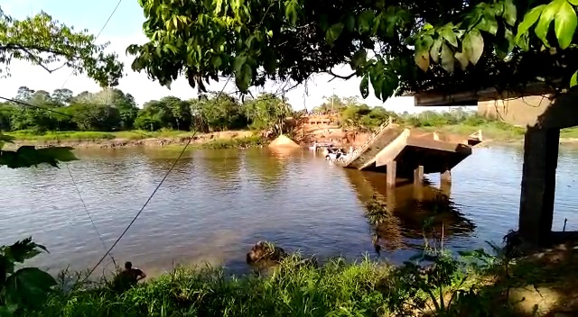 A Assembleia Legislativa do Amazonas monitora as ações de reconstrução da ponte sobre o Rio Curuça na BR-319 e avalia apurar a responsabilidade do Departamento Nacional de Infraestrutura de Transportes (DNIT), sobre o acidente ocorrido no último dia 28 de setembro.