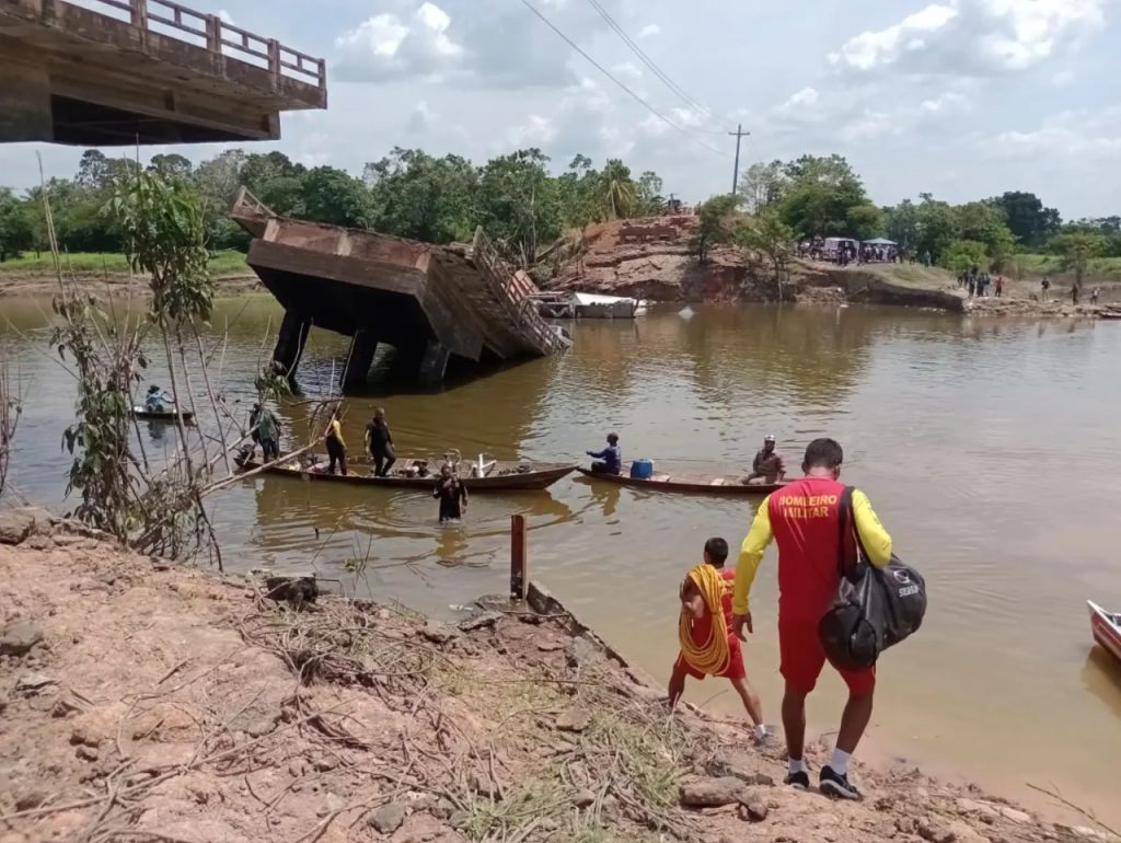 Buscas por desaparecido em desabamento de ponte na BR-319 chegam ao 8º dia