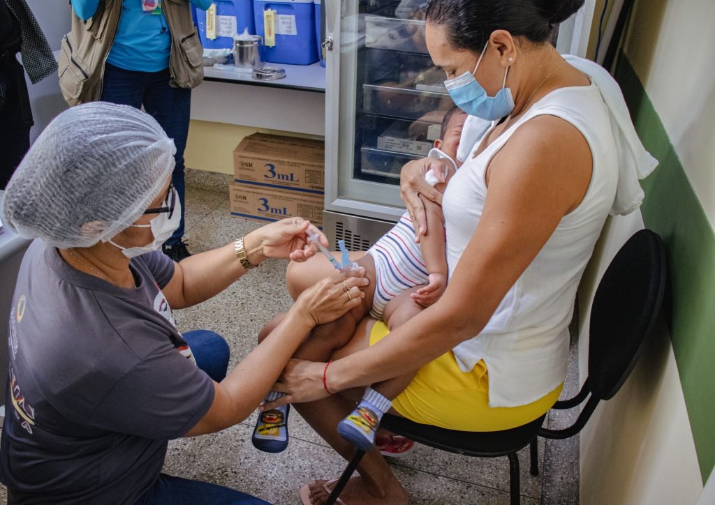 Em nova fase da imunização contra covid, Manaus estima vacinar 2,3 mil crianças menores de três anos