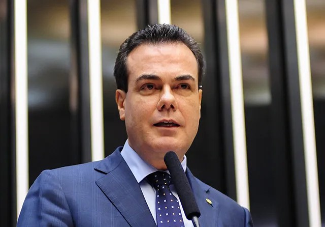 Ex-vice governador Henrique Oliveira e ex-esposa são alvos de operação da PF