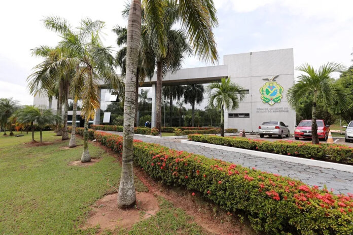 Estado decreta ponto facultativo na sexta-feira (9) pós-feriado da padroeira do Amazonas