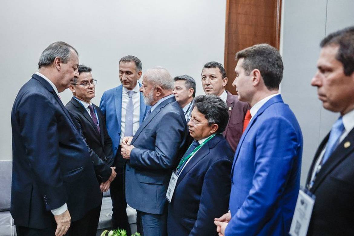 Em encontro com políticos do AM, Lula garante recursos para infraestrutura em Manaus